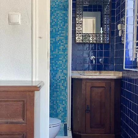 Perfect Flat In The Center